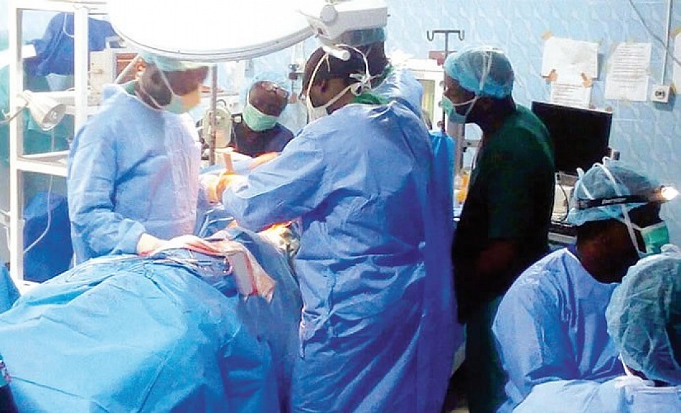 External service on invitations in the surgical room
